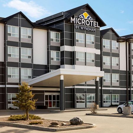 Microtel Inn & Suites By Wyndham Ллойдминстер Экстерьер фото