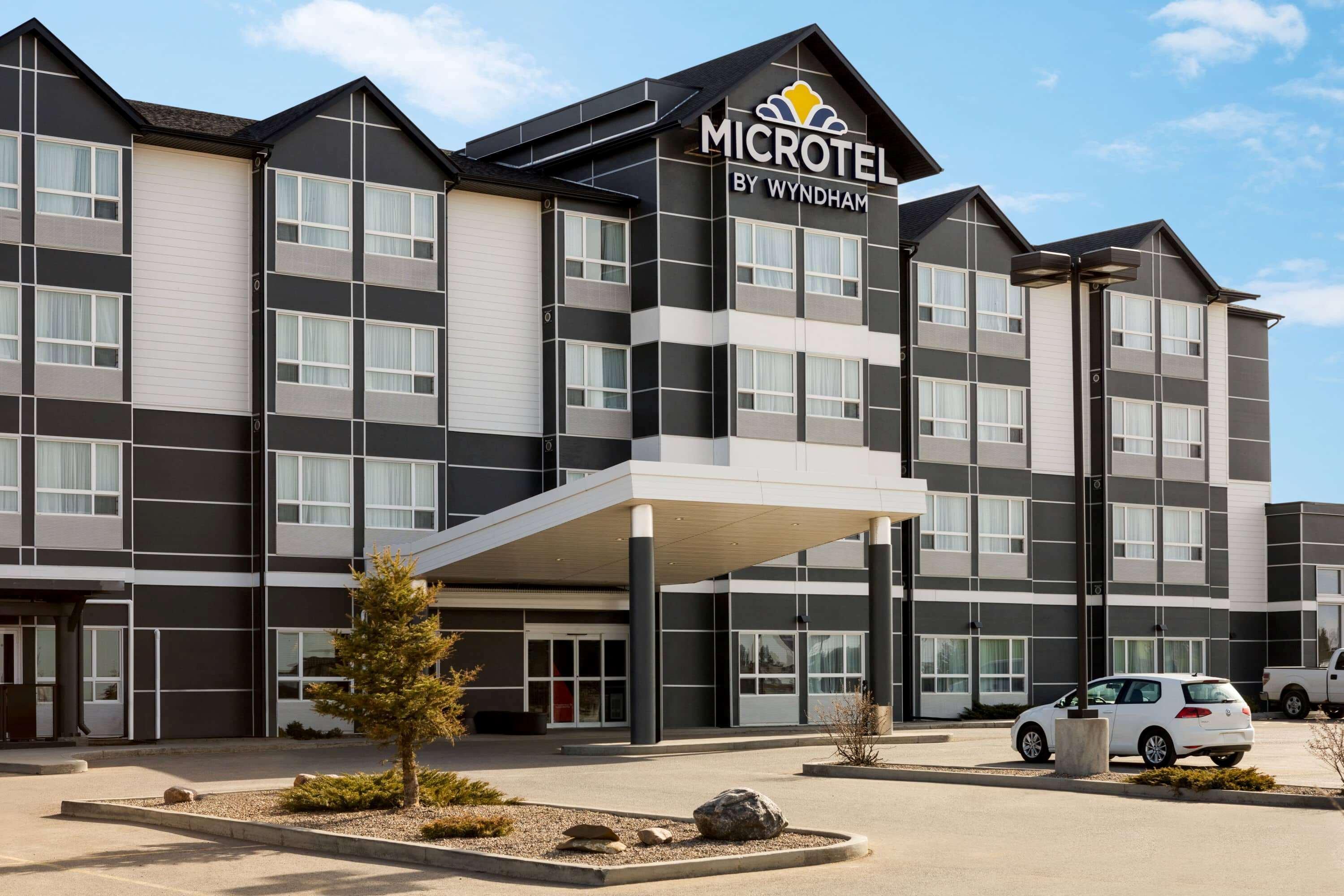 Microtel Inn & Suites By Wyndham Ллойдминстер Экстерьер фото